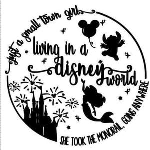 Meet your Posher, Monique